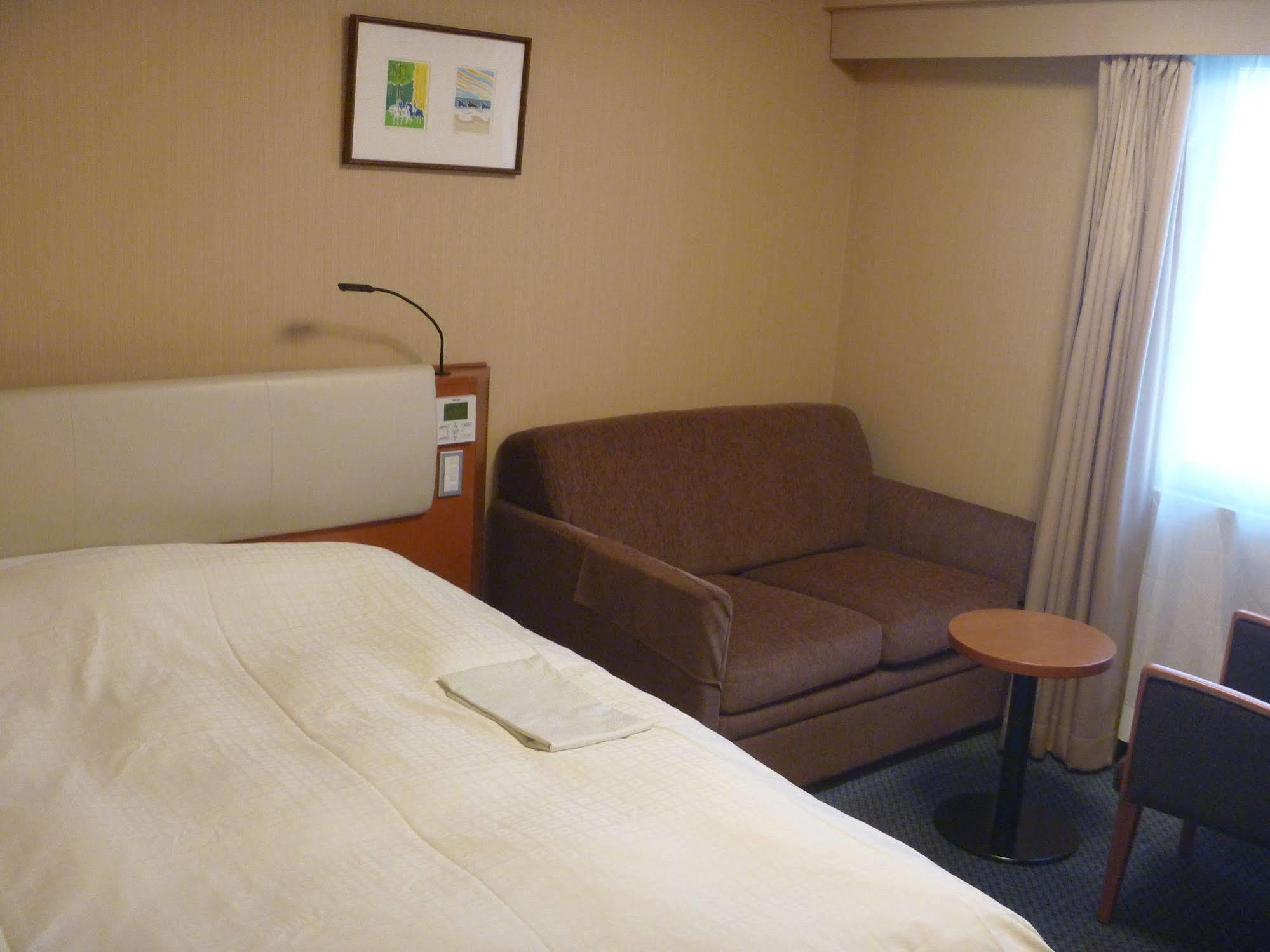 สไมล์ โฮเต็ล เซ็นได โคคุบันโช Hotel เซนได ภายนอก รูปภาพ