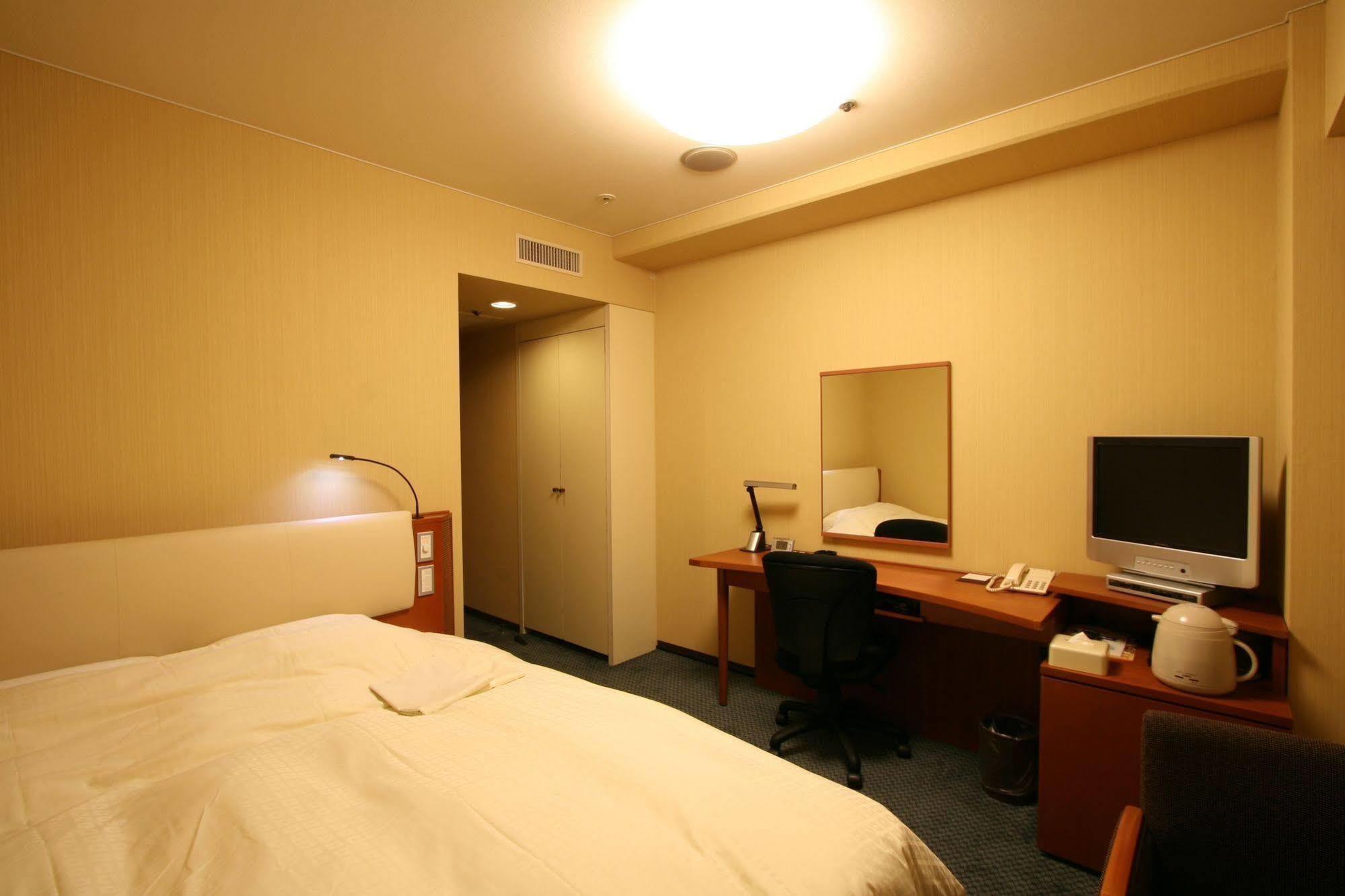 สไมล์ โฮเต็ล เซ็นได โคคุบันโช Hotel เซนได ภายนอก รูปภาพ